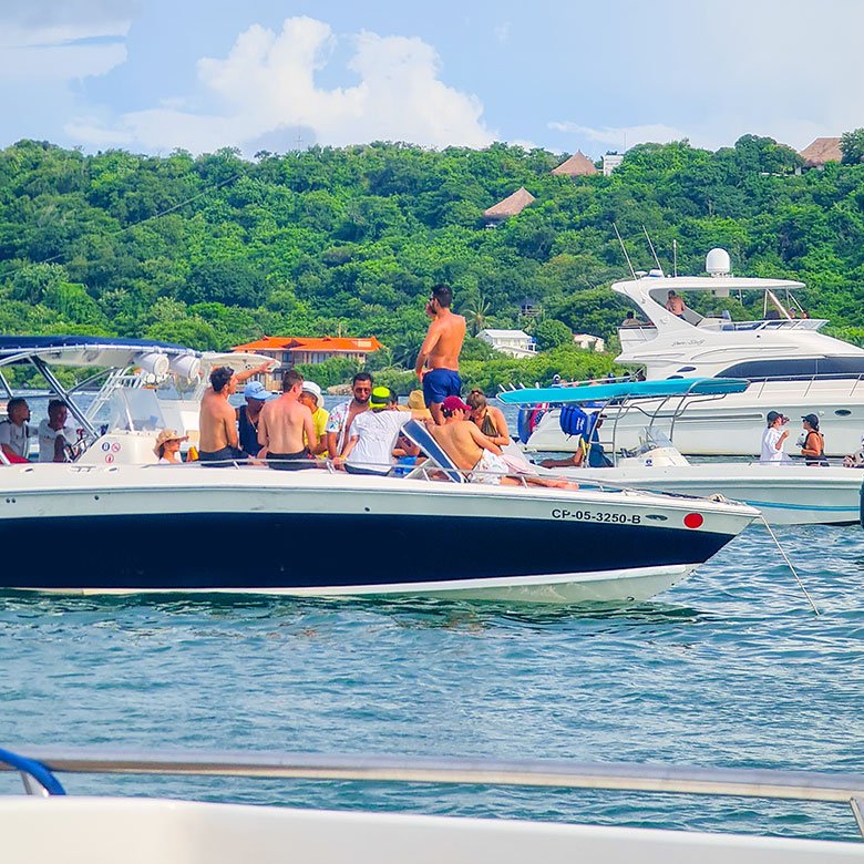 Cholon pasa día con botes